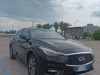 Usata Infiniti Q30 109 CV (80 kW) 2017 Nero Berlina