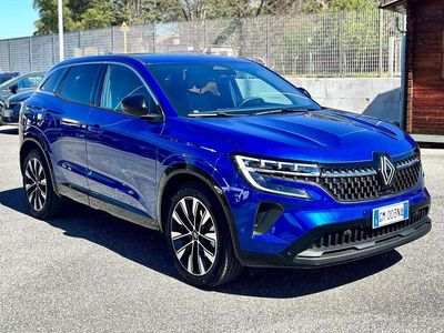 Usata Renault Austral Techno 131 CV (96 kW) 2023 Blu/azzurro SUV
