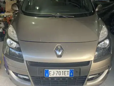 Usata Renault Scenic E-Tech Luxe 110 CV (80 kW) 2011 Monovolume