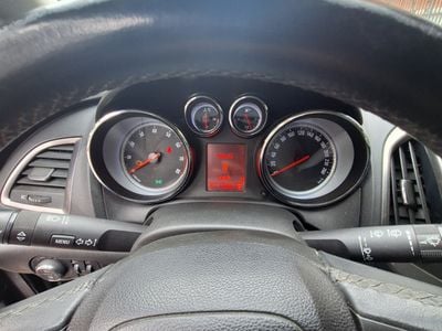 Usata Opel Astra Cosmo 140 CV (102 kW) 2011 Nero Station wagon