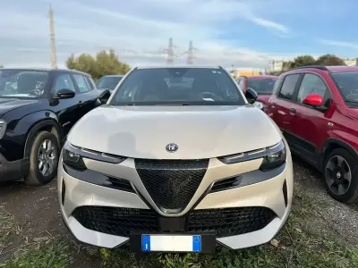 Käytetty Alfa Romeo Junior 114 kW (156 HP) 2025 Peessi Katumaasturi