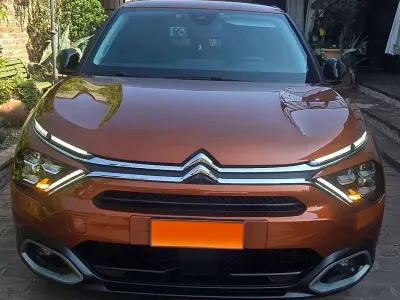 Usata Citroën C4 Shine 131 CV (96 kW) 2021 Arancione Berlina