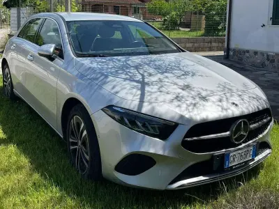 Usata Mercedes A250 Advanced 218 CV (160 kW) 2023 Argento Utilitaria