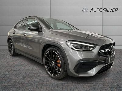 Usata Mercedes GLA200 Premium 150 CV (110 kW) 2022 Grigio montagna / metallizzato SUV