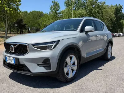 Usata Volvo XC40 Core 163 CV (119 kW) 2024 Grigio SUV