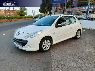 Usata Peugeot 206+ 68 CV (50 kW) 2010 Bianco Utilitaria