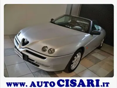 Begagnad Alfa Romeo Spider Lusso 155 HK (114 kW) 1998 Silver Cab