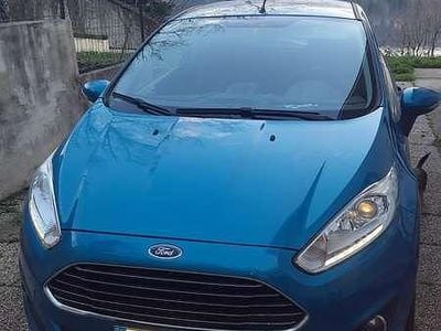 Usata Ford Fiesta Titanium 60 CV (44 kW) 2015 Blu/azzurro Utilitaria