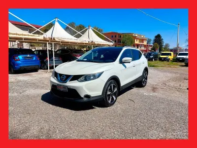 Usata Nissan Qashqai N-Connecta 110 CV (80 kW) 2017 Bianco SUV