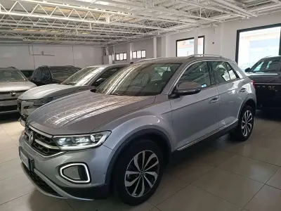 Usata VW T-Roc Style 110 CV (80 kW) 2023 Argento SUV