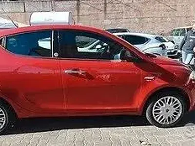 Usata Lancia Ypsilon Platinum 69 CV (50 kW) 2016 Rosso Utilitaria