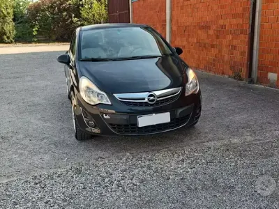 Usado Opel Corsa 86 HP (63 kW) 2013 Preto Citadino