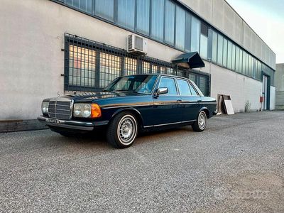 Usata Mercedes 200 1970 Berlina