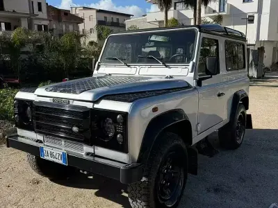 Usata Land Rover Defender 122 CV (89 kW) 2000 Grigio Station wagon