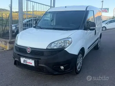 Usata Fiat Doblò 90 CV (66 kW) 2016 Bianco Monovolume