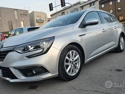 Usata Renault Mégane GrandTour Bose Edition 110 CV (80 kW) 2017 Grigio Station wagon