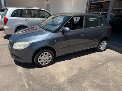 Usata Skoda Fabia 69 CV (50 kW) 2007 Grigio Berlina