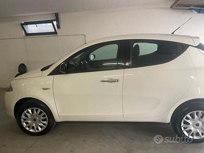 Usata Lancia Ypsilon 2015 Bianco Utilitaria