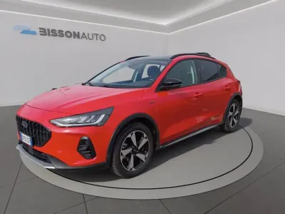 Gebraucht Ford Focus Active 125 PS (91 kW) 2023 Rot SUV