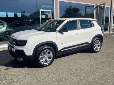 Usata Jeep Avenger Altitude 101 CV (74 kW) 2024 Beige SUV