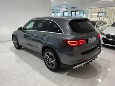 Usata Mercedes GLC200 Premium 163 CV (119 kW) 2019 Grigio scuro SUV