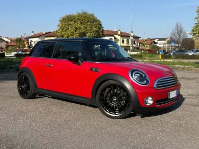 Usata Mini Cooper 120 CV (88 kW) 2009 Rosso Utilitaria
