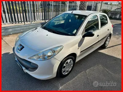 Usata Peugeot 206 60 CV (44 kW) 2010 Bianco Berlina