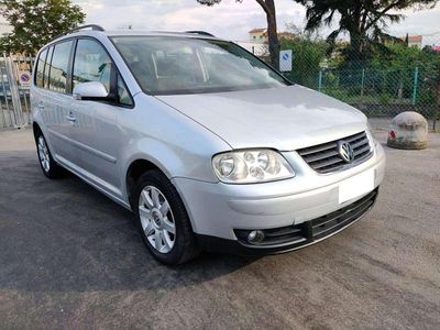 Argento Usata 2005 VW Touran Highline Monovolume | 3400 € (Buon prezzo)