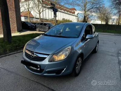 Usado Opel Corsa 60 CV (44 kW) 2008 Gris Utilitario