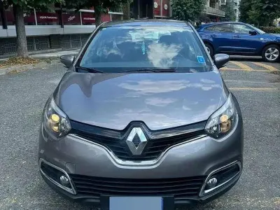 Usata Renault Captur 90 CV (66 kW) 2013 Grigio SUV