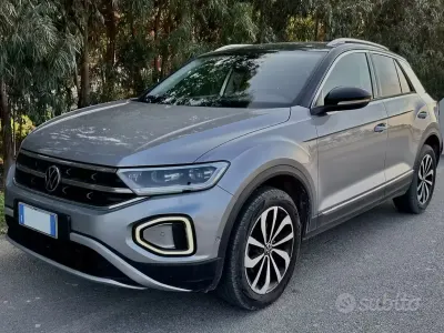 Usata VW T-Roc Style 116 CV (85 kW) 2022 Grigio SUV