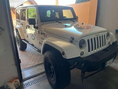 Usata Jeep Wrangler Unlimited Sahara 200 CV (147 kW) 2015 Bianco SUV
