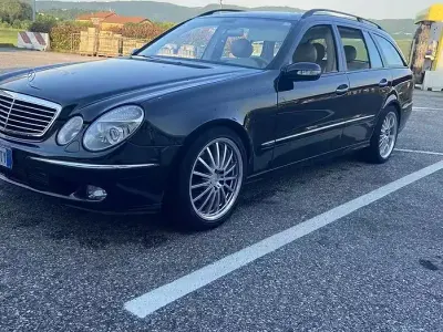 Usata Mercedes E320 204 CV (150 kW) 2007 Nero Station wagon