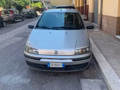 Usata Fiat Punto 60 CV (44 kW) 2002 Grigio Utilitaria
