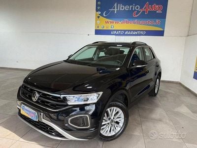 Usata VW T-Roc Life 116 CV (85 kW) 2022 Nero SUV