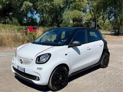 Usata Smart ForFour Prime 71 CV (52 kW) 2017 Bianco Utilitaria