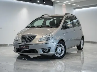 Usata Lancia Musa 120 CV (88 kW) 2008 Oro Monovolume