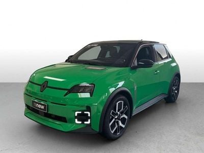 Begagnad Renault 5 E-Tech Komfort 77 kW (106 HK) 2025 Grön Sedan