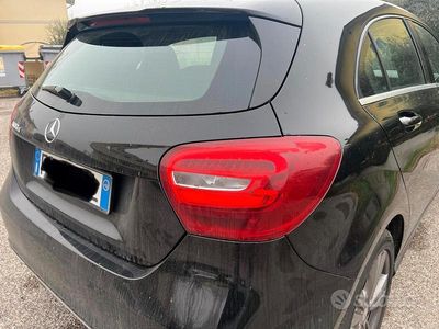 Usata Mercedes A180 109 CV (80 kW) 2015 Nero Berlina