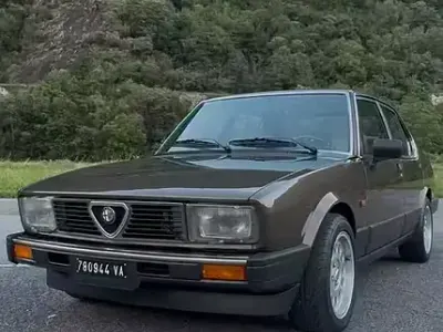 Usata Alfa Romeo Alfetta 130 CV (95 kW) 1983 Berlina