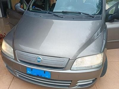 Usata Fiat Multipla 120 CV (88 kW) 2007 Grigio Monovolume