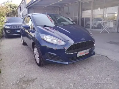 Usata Ford Fiesta Business Edition 80 CV (58 kW) 2015 Bluazzurro Utilitaria