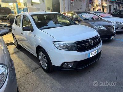 Usata Dacia Sandero Lauréate 90 CV (66 kW) 2017 Bianco Berlina