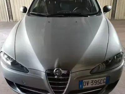 Usata Alfa Romeo 147 105 CV (77 kW) 2009 Grigio Utilitaria