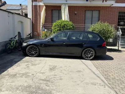 Usata BMW 320 Sport Line 177 CV (130 kW) 2009 Nero Station wagon