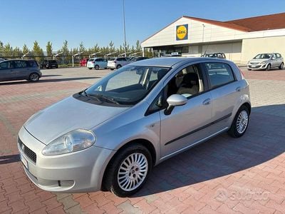 Usata Fiat Grande Punto 69 CV (50 kW) 2008 Grigio Utilitaria