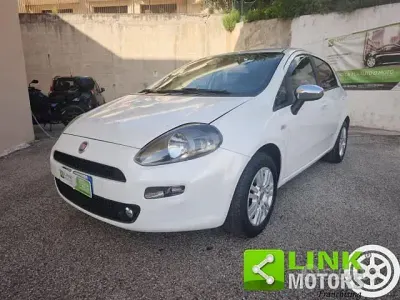 Usata Fiat Punto Street 75 CV (55 kW) 2013 Bianco Utilitaria