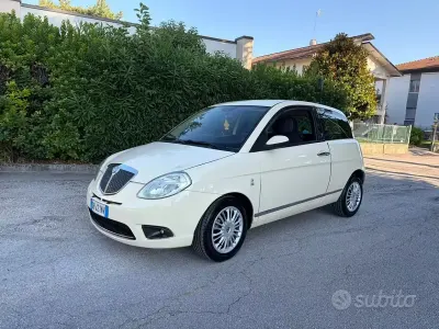 Usata Lancia Ypsilon 60 CV (44 kW) 2007 Marrone Utilitaria