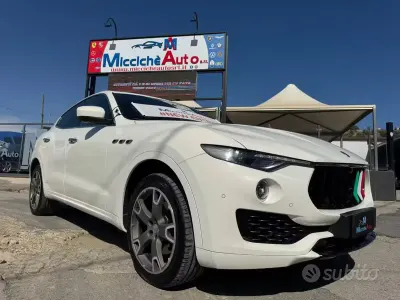 Usata Maserati Levante GranLusso 250 CV (183 kW) 2017 Bianco SUV