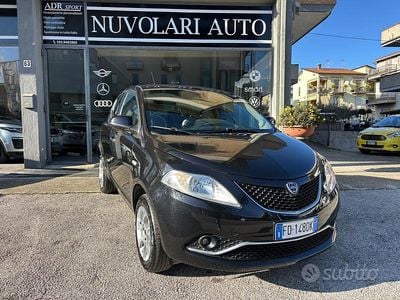 Begagnad Lancia Ypsilon Platinum 114 HK (83 kW) 2016 Svart Halvkombi